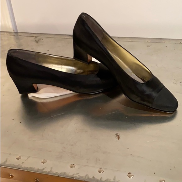 Ferragamo Satin Pumps - Picture 3 of 4
